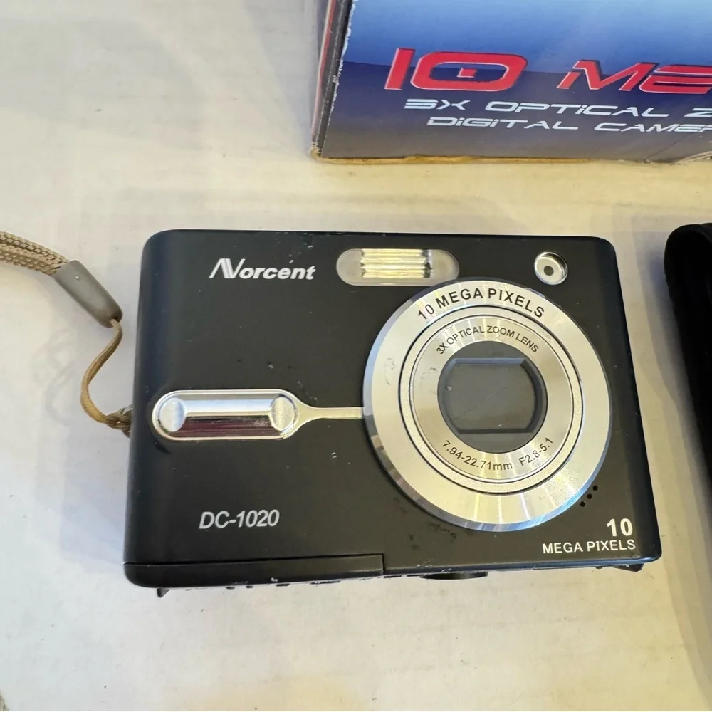 Norcent DC-1020 Digital Camera 10 Megapixel with 2.4